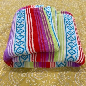 Vera Bradley Plush Fleece Throw Blanket 80”x50”